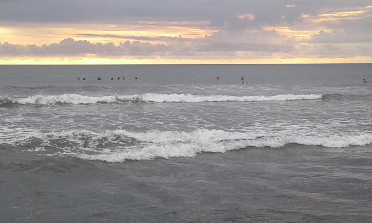 Repag Wayan Canggu Hostel กูตา ภายนอก รูปภาพ