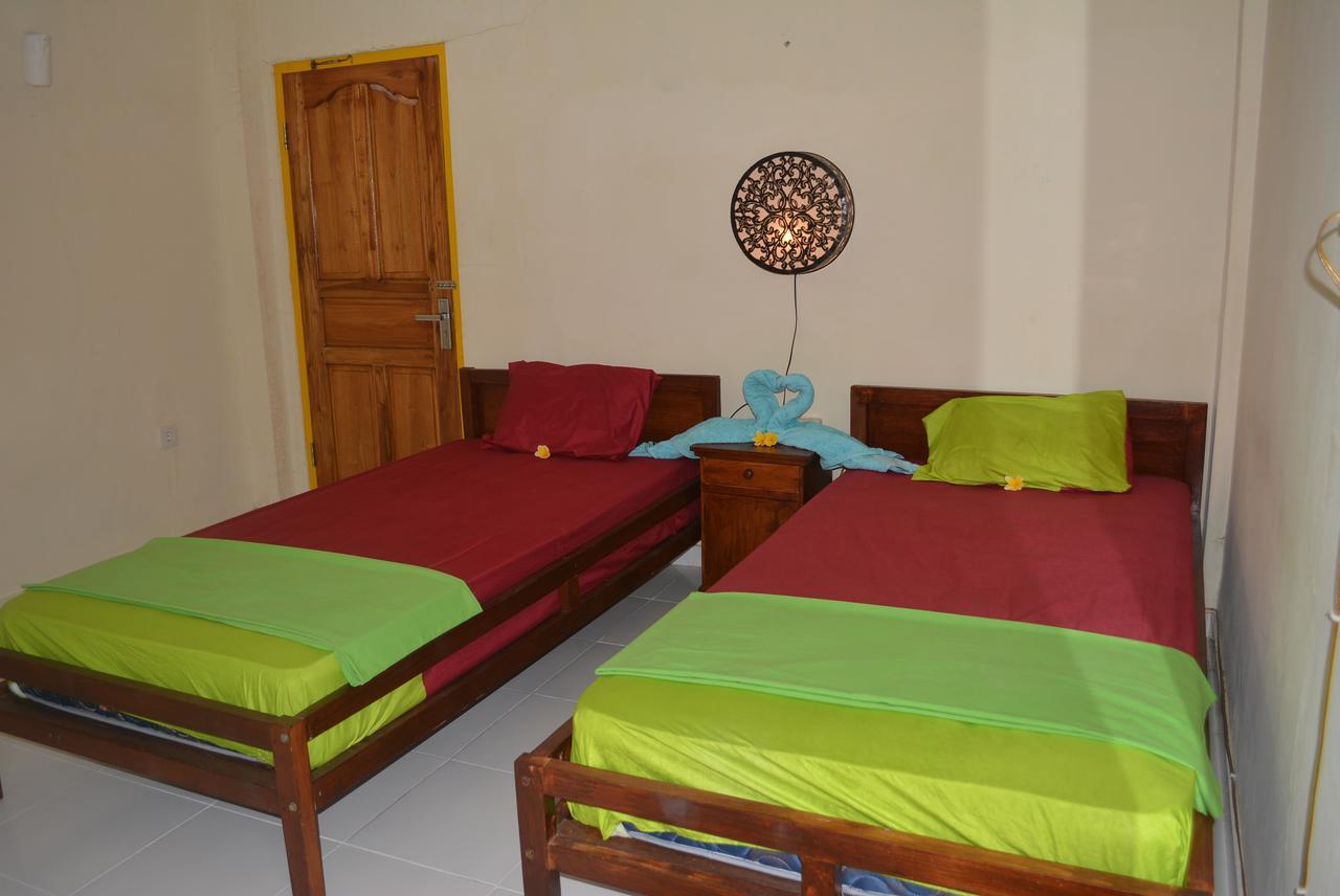Repag Wayan Canggu Hostel กูตา ภายนอก รูปภาพ