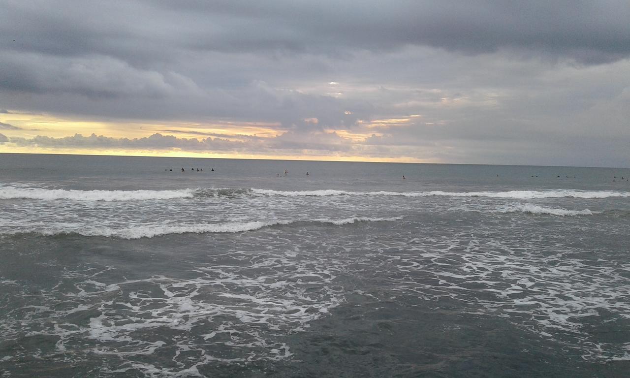 Repag Wayan Canggu Hostel กูตา ภายนอก รูปภาพ